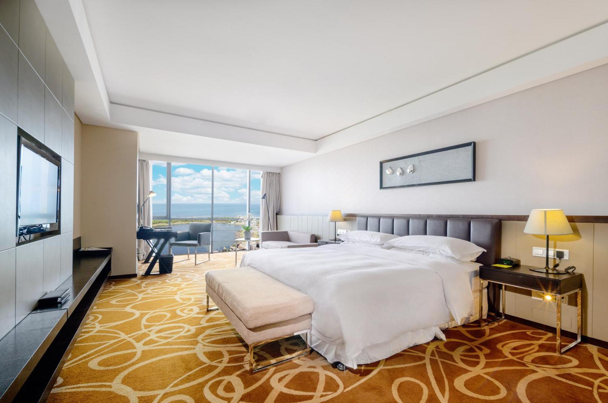 Four Points By Sheraton Qingdao, West Coast Exterior foto